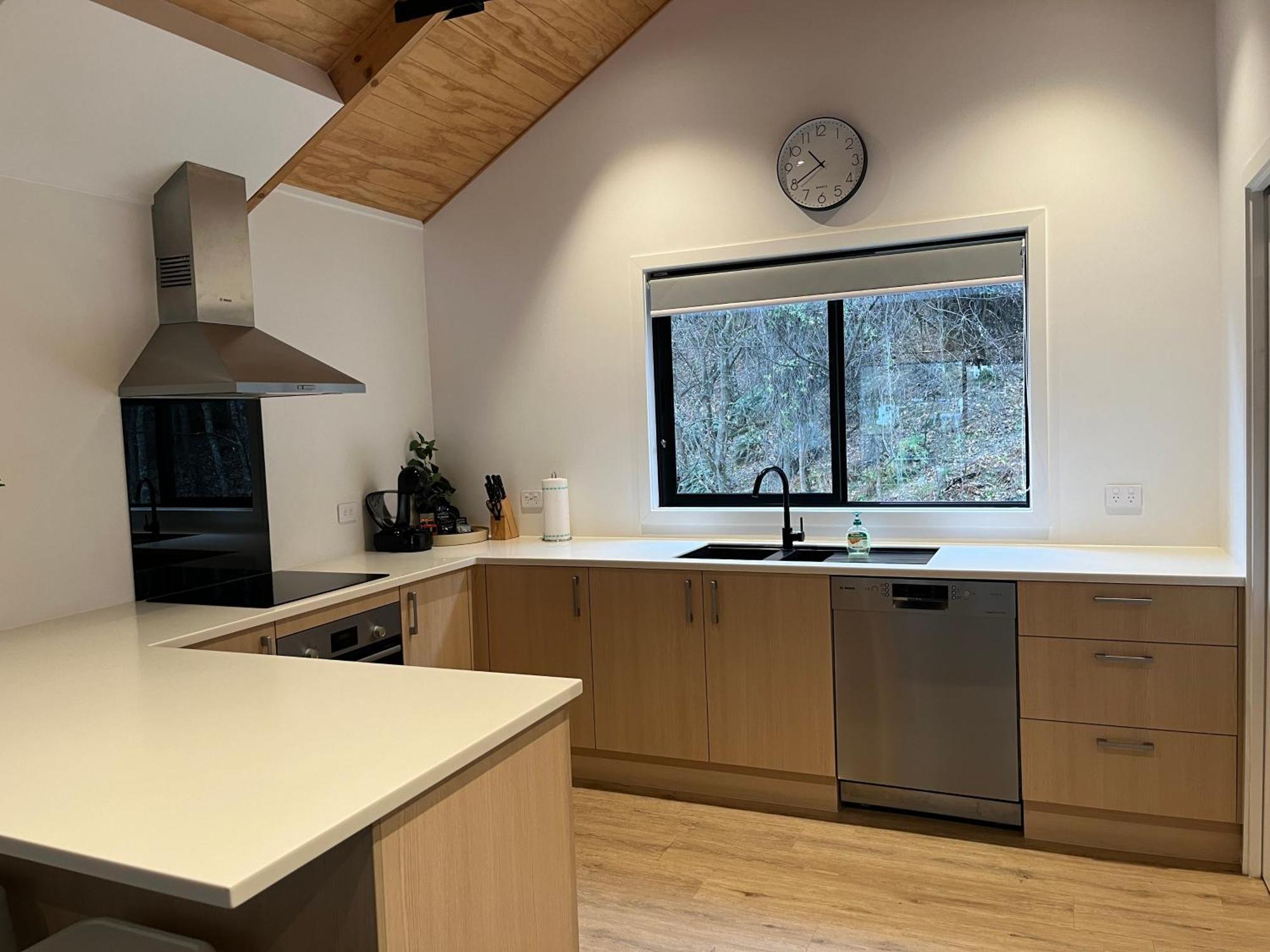 Queenstown Central - Walk To Town - Free Parking - Wifi And Smart Tv - Gym Luaran gambar